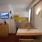 Almidyll Apartment *