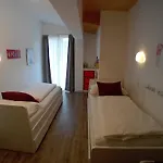 兰德豪斯阿尔米迪尔酒店